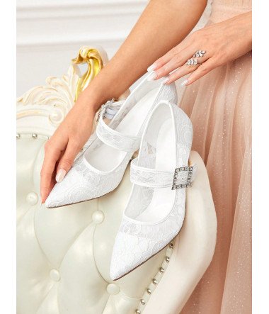 Zapatos blancos bonitos con...