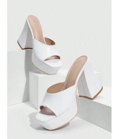 Sandalias de tacón alto...